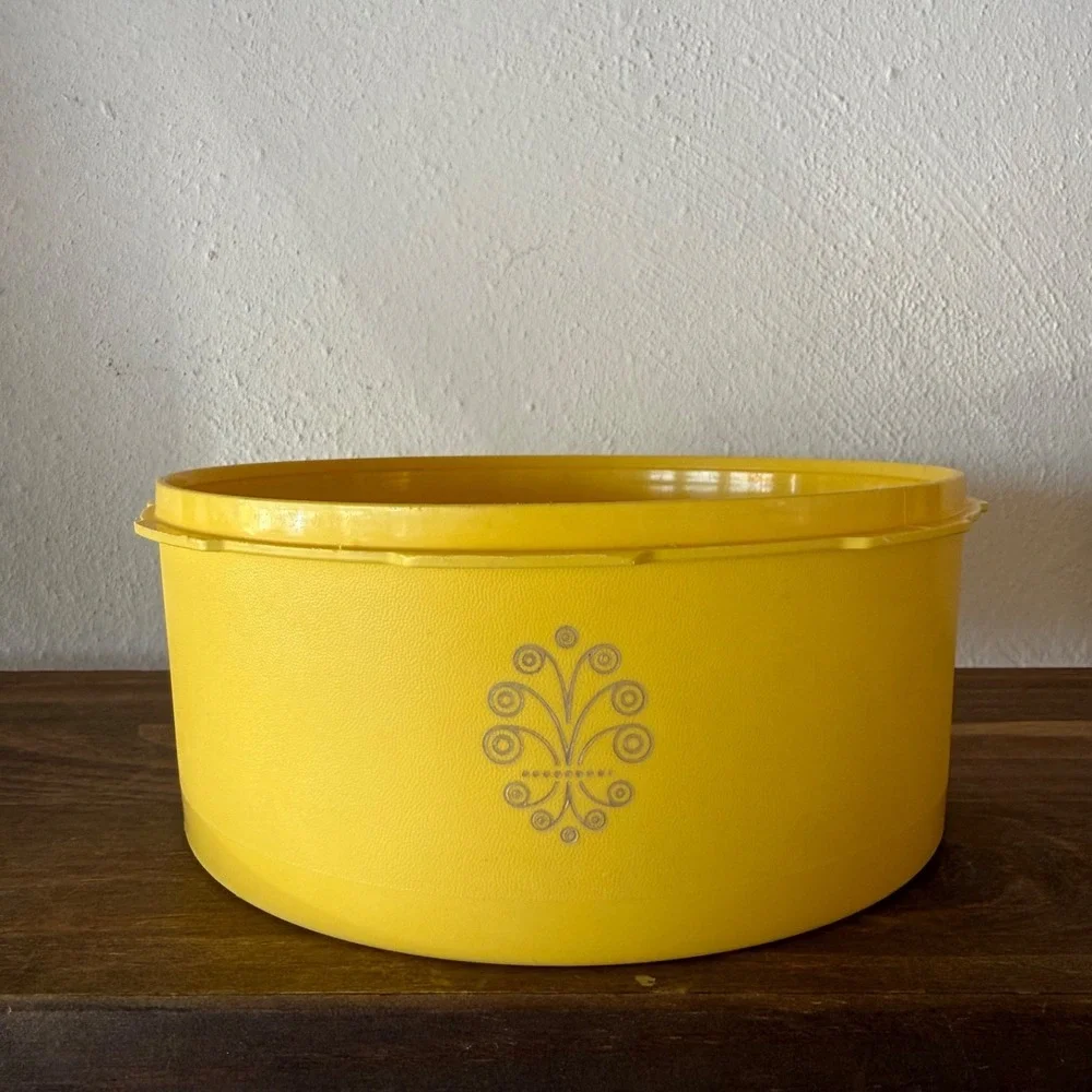 Vintage Tupperware Harvest Gold Stackable Canister Storage Container #1204-6